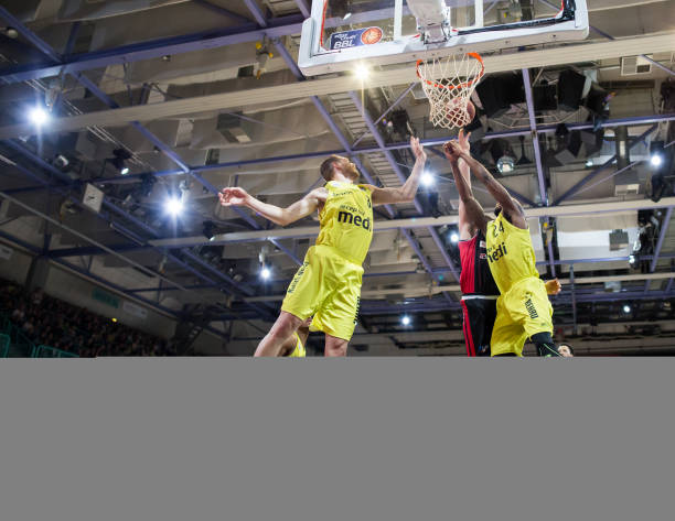 5个篮板 5个篮板