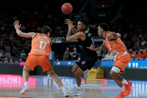 的表现和其 的表现和其