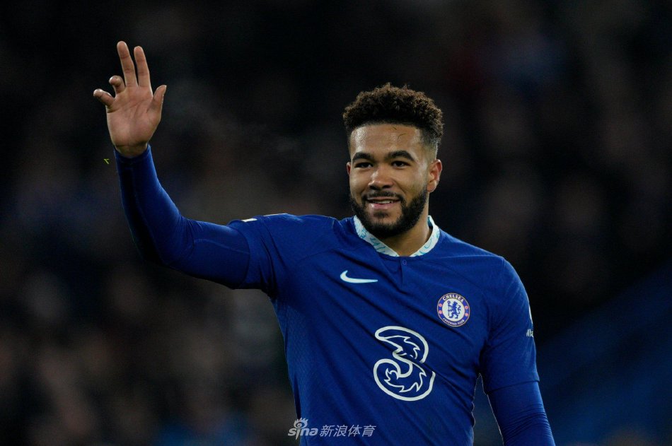 伊布在距离 伊布在距离